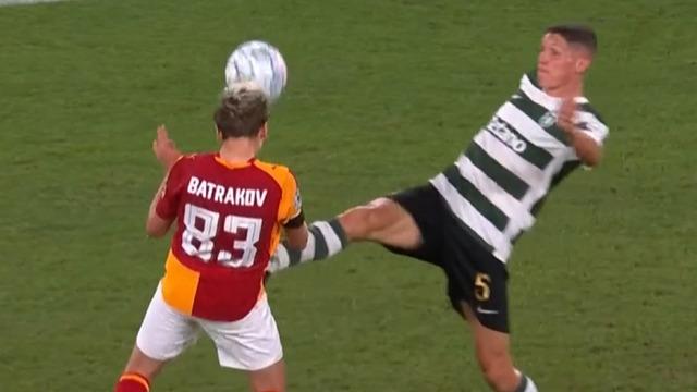 Galatasaray Taraftarı Isyanda! Sportingli Altimira Kırmızı Kartın Eşiğinde