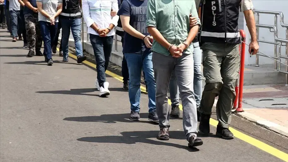 FETÖ’nün Emniyet mahrem yapılanmasına 6 ilde operasyon: 20 gözaltı