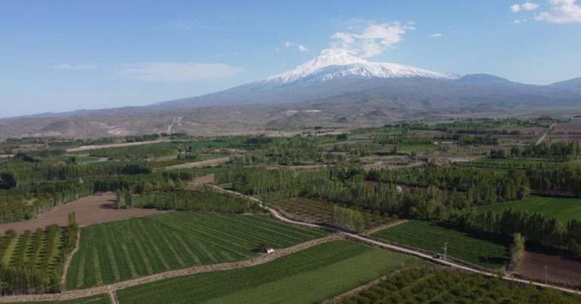 Iğdır’da bahar ve kış bir arada!