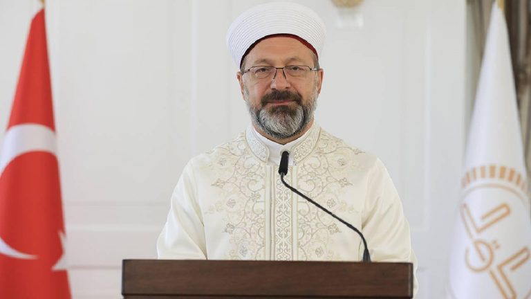 Ali Erbaş: En büyük idealimiz İslam’a ve insanlığa hizmet etmektir