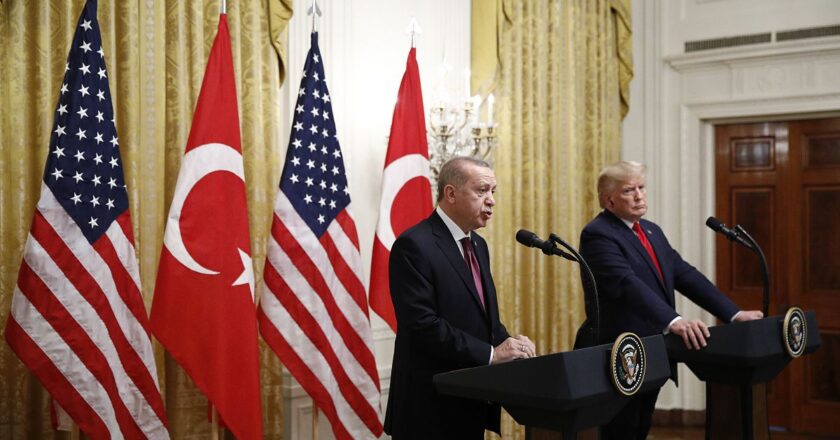 Trump'ın “Amerikan askerlerini Suriye'den çekecek misiniz?” sorusuna yanıtı: “Konu Türkiye”