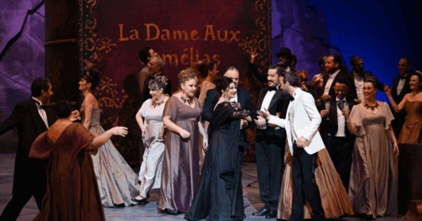 Opera tarihinin en kalabalık operalarından ‘La Traviata’ farklı bir yorumla sahnede… – Son Dakika Kültür Sanat Haberleri