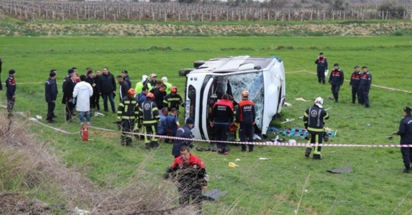 Öğrenciler tarafından devrildi midibus: Ölenlerin Kimlikleri – Son Dakika Türkiye Haberleri