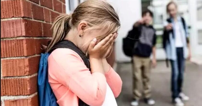 Masum bir şaka söyleme! Akranlar arasında zorbalıkla çocukların psikolojisini yok eder …