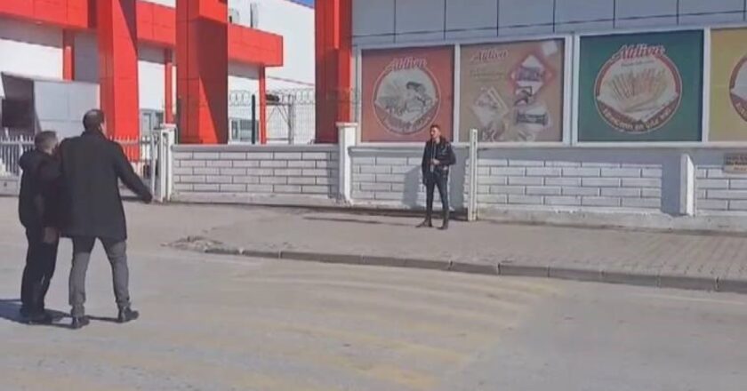 Maaş alamayan işçiler intihar etmeye teşebbüs etti – Türkiye Haberleri