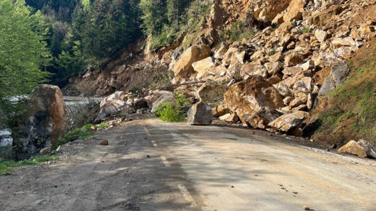 Giresun’da Heyelan: Yol Taşımacılık için Kapalı
