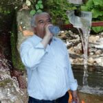Herkes gençlerden çocuklara şişe içiyor: acı tatları bırakan “iyileştirici su” için tüketici uyarısı!