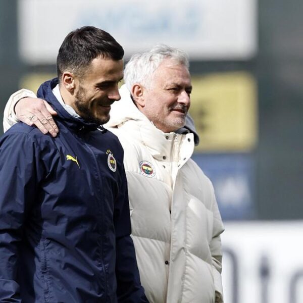 Jose Mourinho, Fenerbahçe’nin geride bıraktığı yıldızı istedi