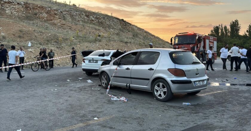 Malatya’da iki araba çarpıştı: 11 yaralı