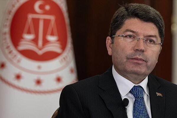Bakan Tunç: “1 şüpheli Bursa’daki Orman Ateşi ile ilgili bir uyarı için tutuklandı”