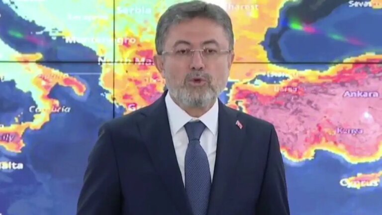 Büyüyen orman yangınlarını takiben Yumakli: “En güçlü filoya sahibiz, sorun küresel ve insan kökenidir” – Türkiye haberlerini kırmak