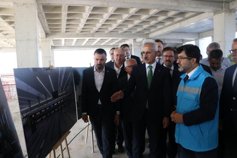 Ulaştırma ve Ürensel Altyapı Bakanı tarafından Yazgat Havalimanı'nın Açıklaması