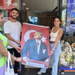 30 Ağustos Konak Belediyesinden Tüccarlara Hediyeler