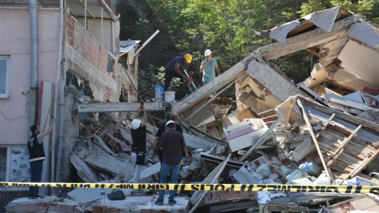 879 yerleşim hisseleri Baliekesir’de titriyordu