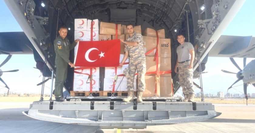 Türkiye Afganistan’a 25 ton insani yardım gönderdi