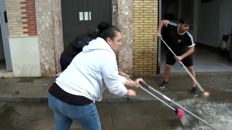 Video. Endülüs’te şiddetli yağış: 1 yaralı, tren seferleri aksadı