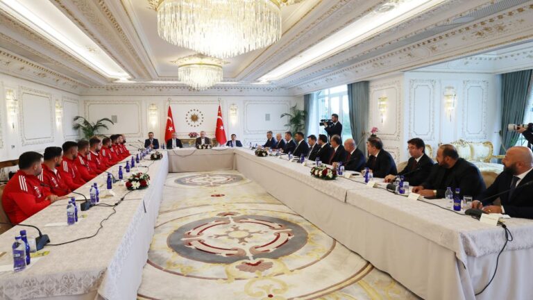 Başkan Erdoğan petrol güreşinin kazananlarını kabul etti